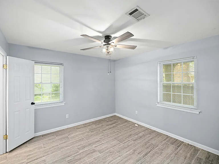 328 Plymouth Ave — Photo 19
