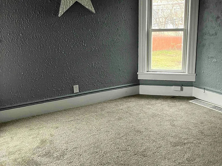 7416 Star Ave — Photo 9