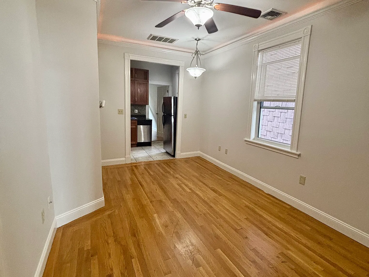 191 Maverick St — Photo 2