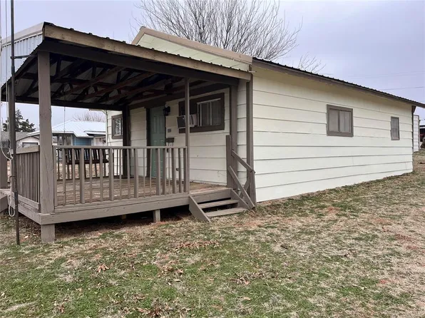 802 N 7th St, Sayre, OK 73662