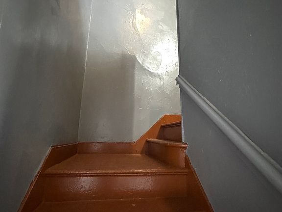 4th image of 165 Martin Street