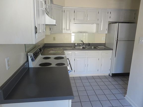 4th image of 4025 Graham Oaks Cir
