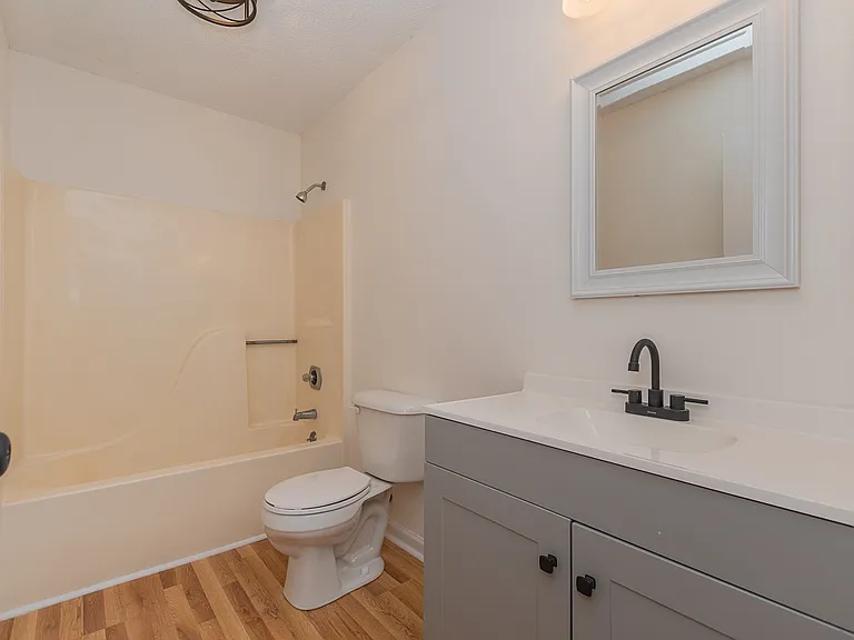 2019 Ball Park Rd #H — Photo 7