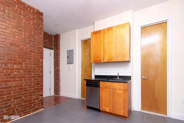 Rented by Citi Habitats | media 3