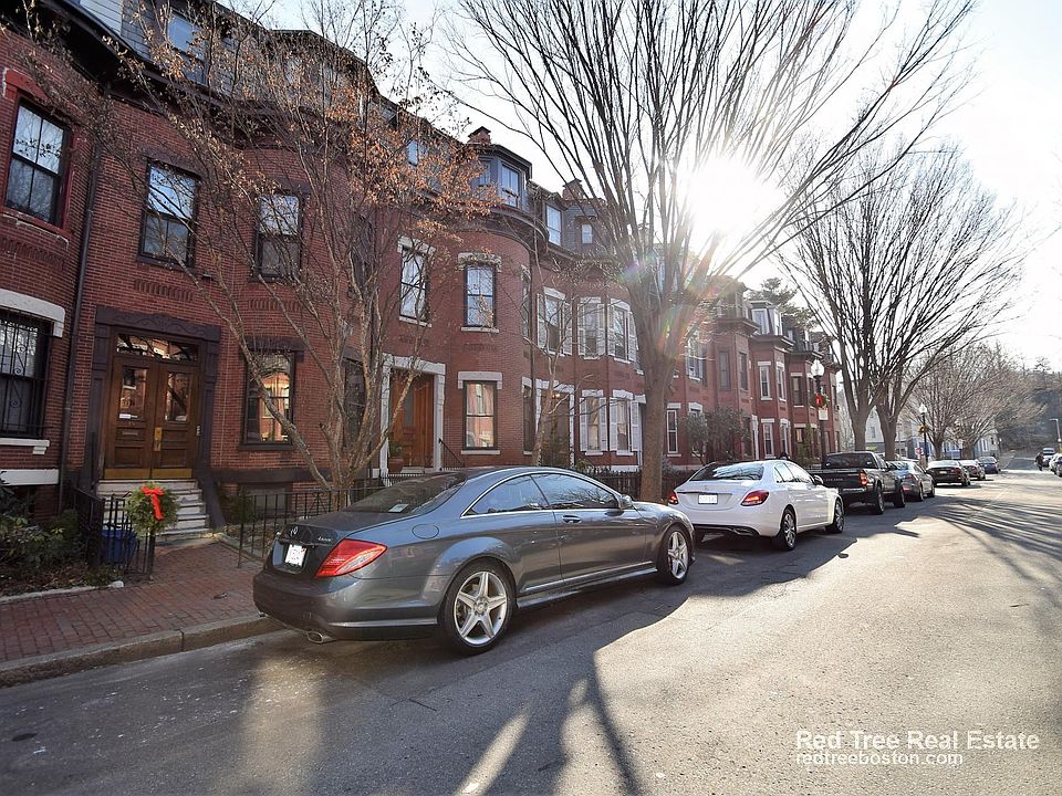 2nd image of 34 Worthington St #22