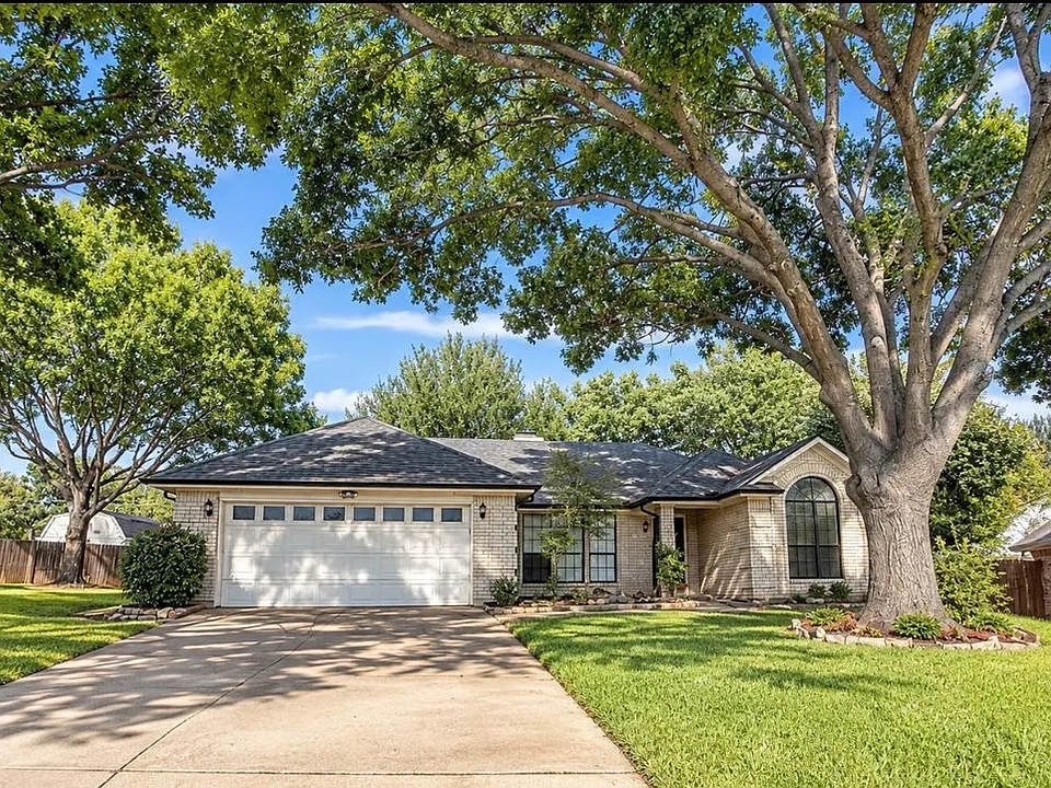 2 Hastings Ct