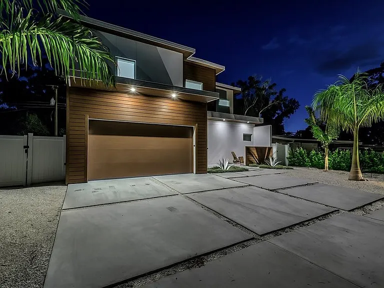 2314 Floyd St — Photo 3