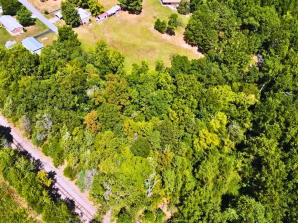 18-27 Hawkins St, Clarksville, VA 23927