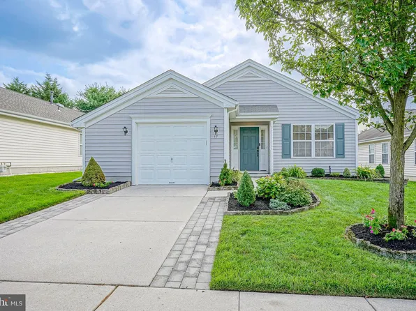 17 Wintergreen Way, Sewell, NJ 08080