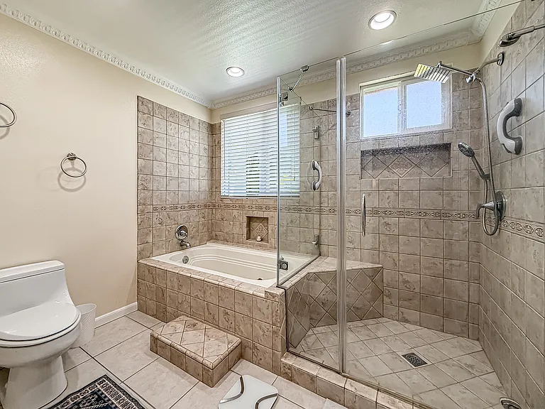 2111 Peak Pl — Photo 40