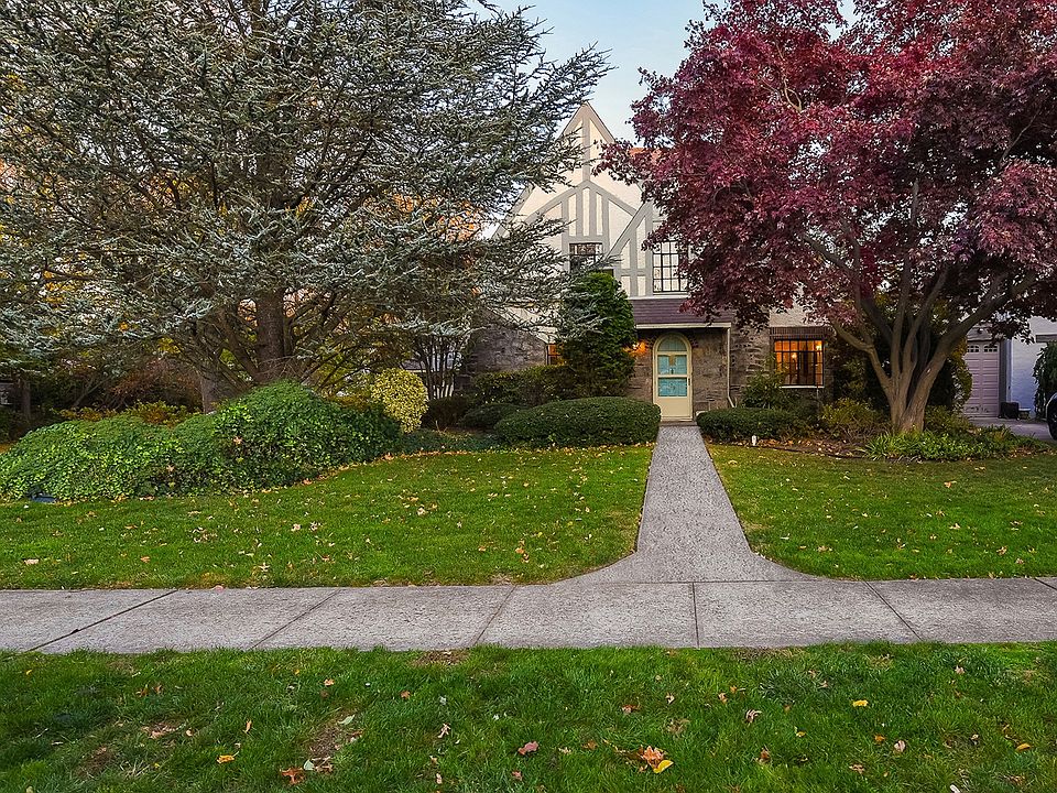 1st image of 19 Blenhein Ct