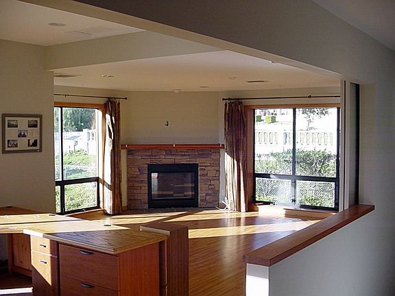 4th image of 1168 Gravelia St