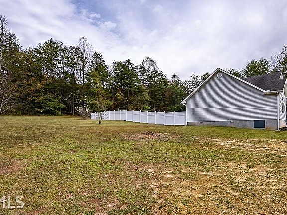 5th image of 330 Grindstone Creek Dr