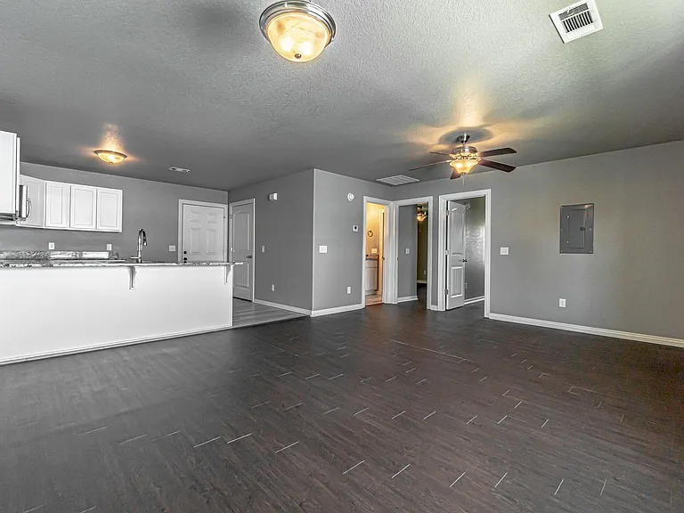 Nemreal -109 2nd Ave — Photo 3
