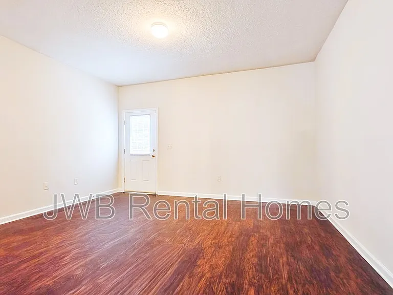 8450 Jasper Ave — Photo 6