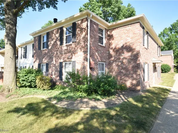 25 Berkshire Ct, Akron, OH 44313