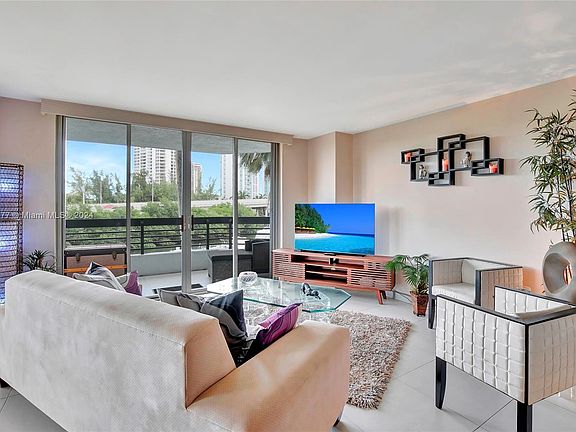 2nd image of 3500 Mystic Pointe Dr APT 304