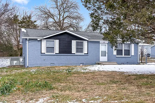 119 King Cole Dr Photo 1