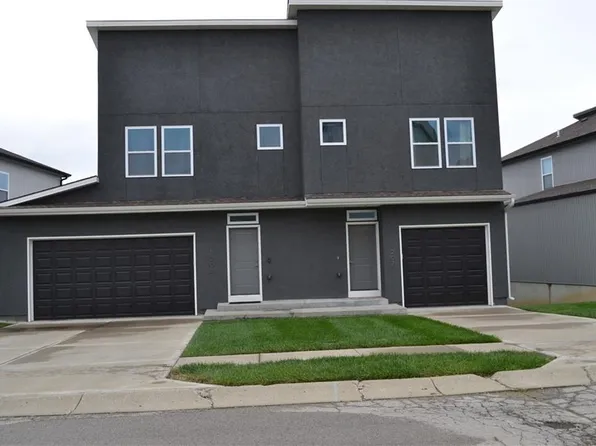 1205 NW 77th St, Kansas City, MO 64118