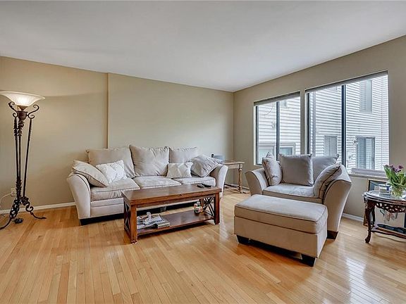 3rd image of 458 Country Club Ln