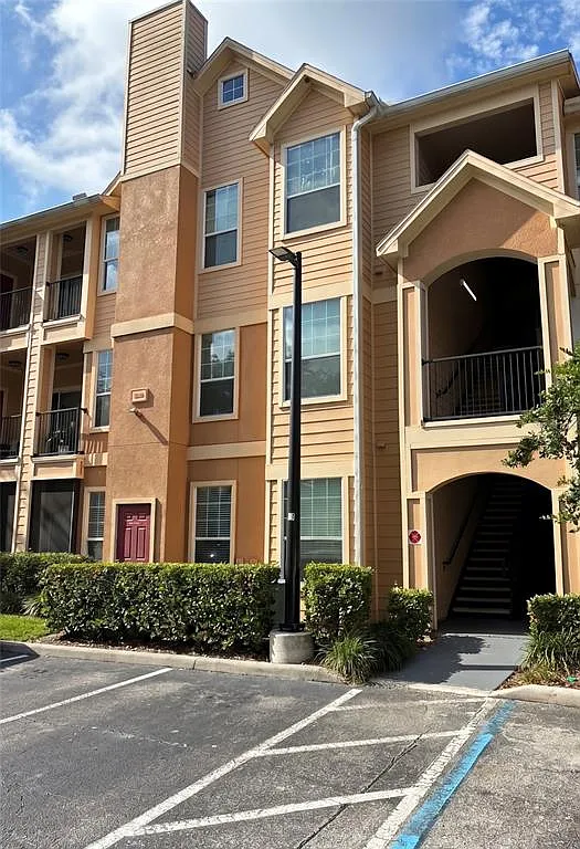 2 bed, 2.0 bath, 1109 sqft, $1,700 — Photo 1