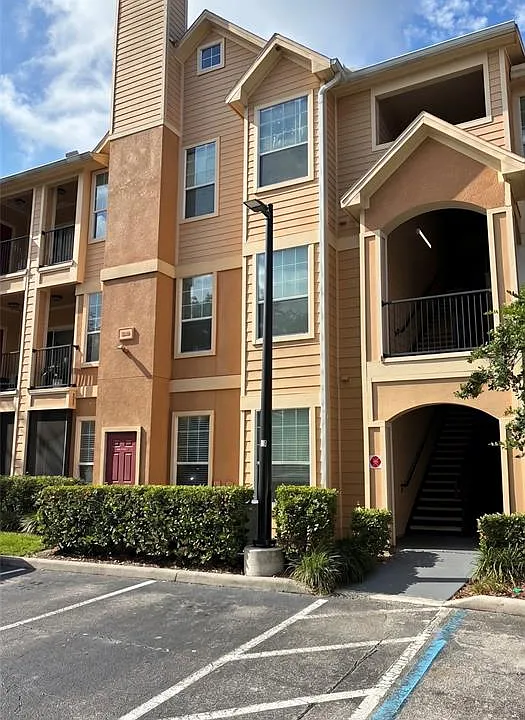 1995 Erving Cir #307