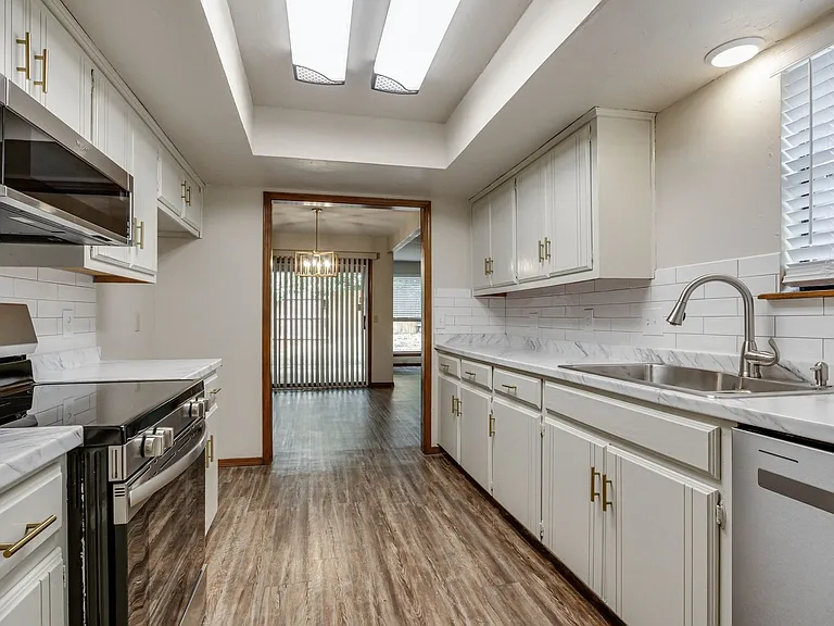 1705 N Gleason Ave — Photo 22