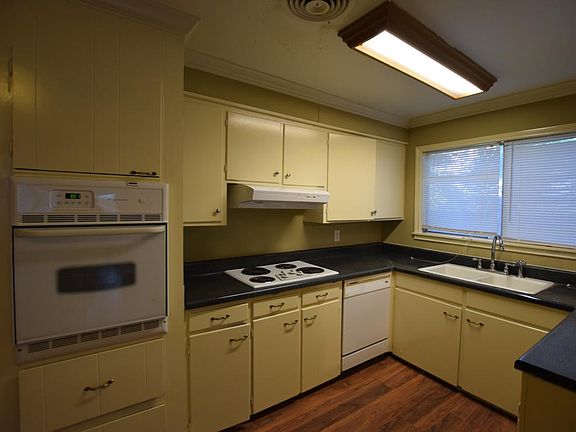 4th image of 2213 17th St