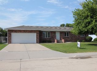 3107 Dixie Sq, Grand Island, NE 68803