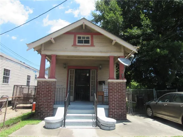 8719 Fig St, New Orleans, LA 70118