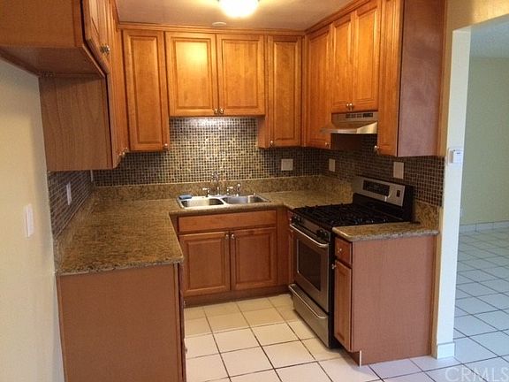 4th image of 846 W Alondra Blvd