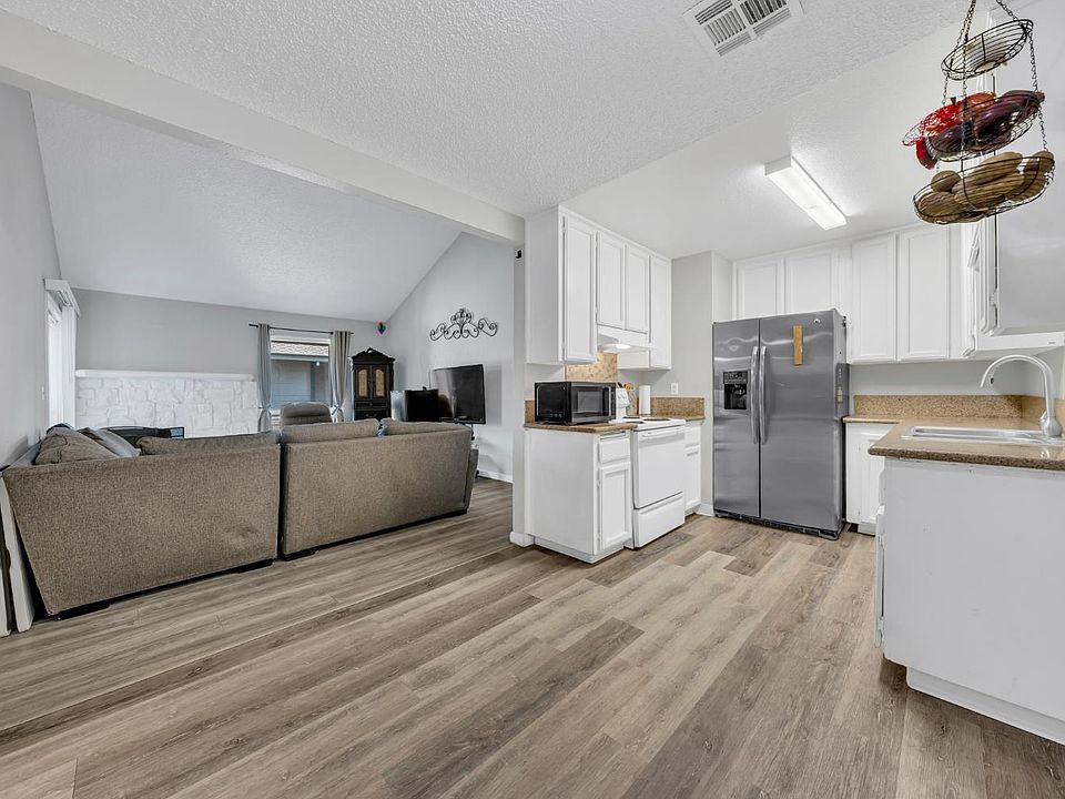 1st image of 7283 Florin Mall Dr APT 6