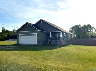 2686 Posey Rd, Hokes Bluff, AL 35903