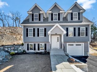 7 Russo Dr #5, Woburn, MA 01801