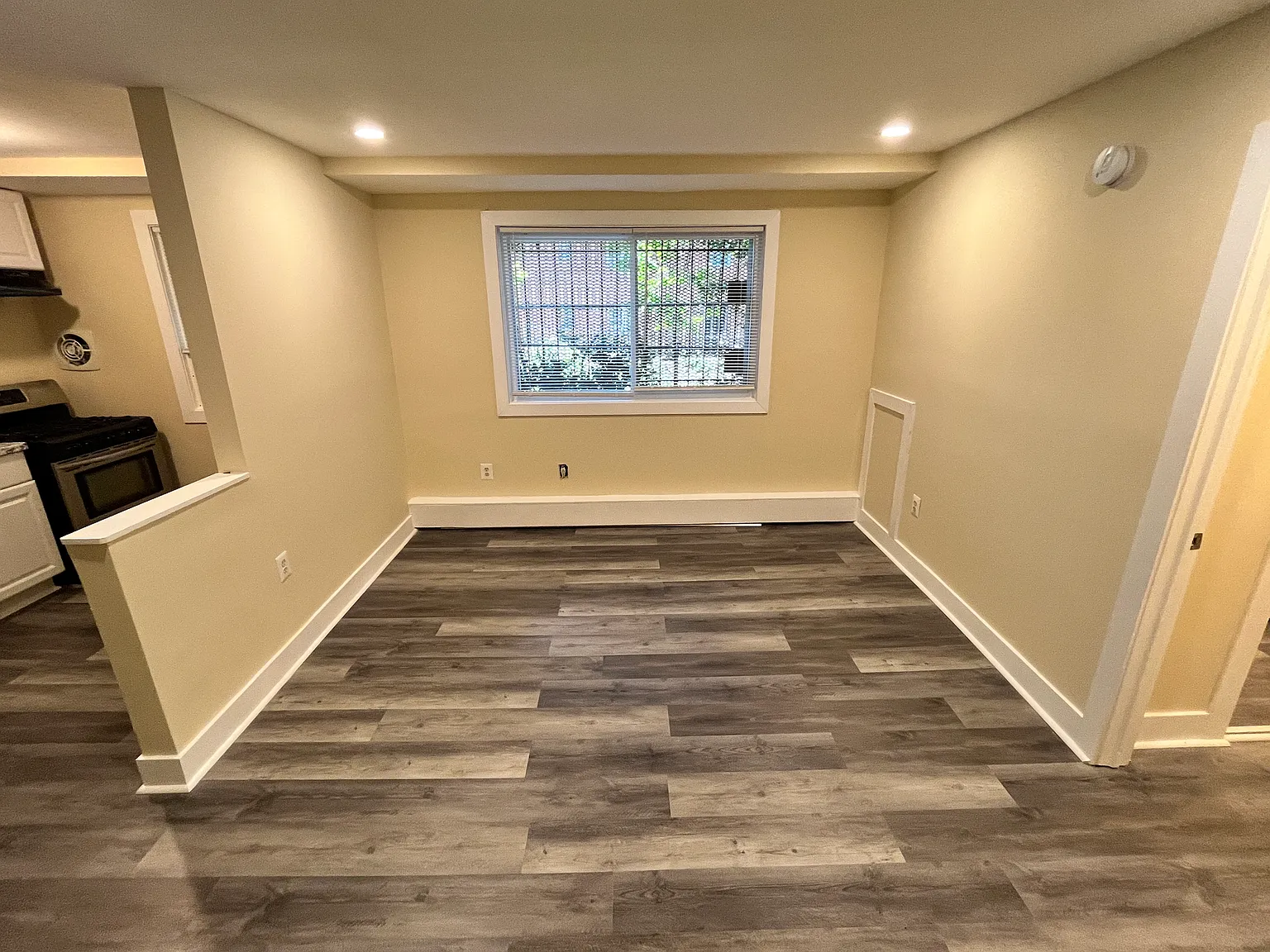 Studio, 500 sqft, $1,350 — Photo 2