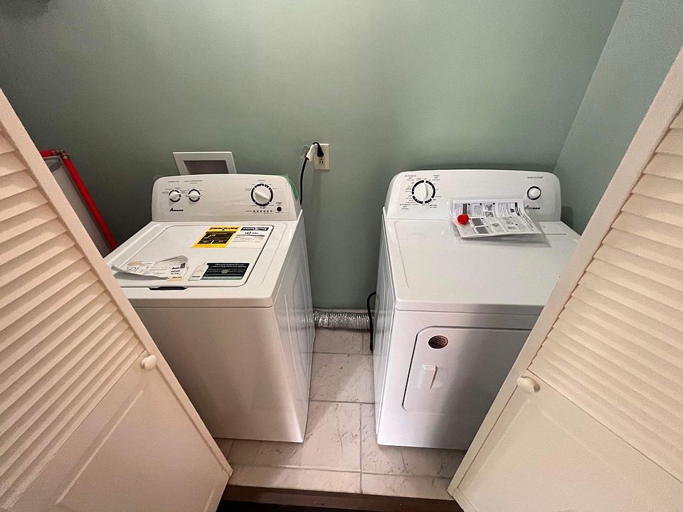 1st image of 619.5 Taylor Ave #2