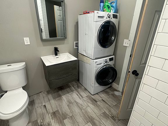 Bathroom/ laundry