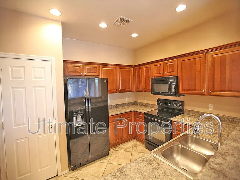 17572 W Lundberg St — Photo 6
