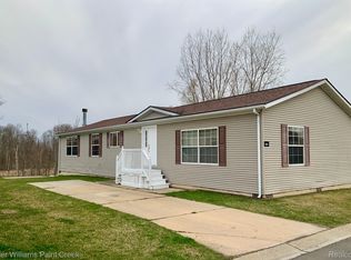 1255 Nottingham Dr, Northville, MI 48167