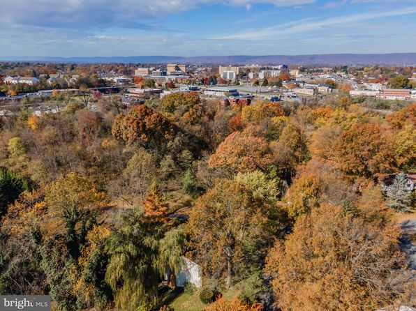 919 Woodland Dr, Lemoyne, PA 17043