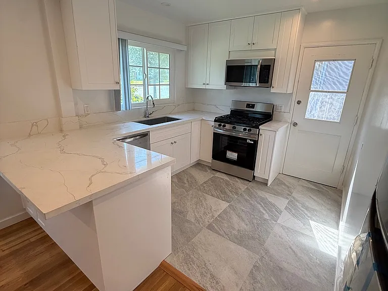 1216 E Glenoaks Blvd #1 — Photo 19