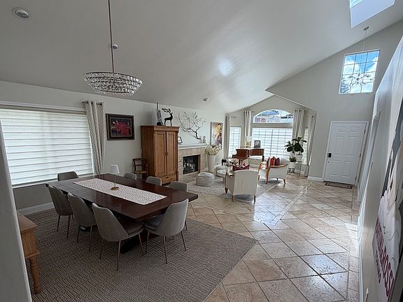 4th image of 4104 Creekpoint Ct