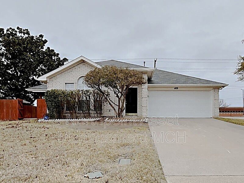 1st image of 409 Leisure Dr