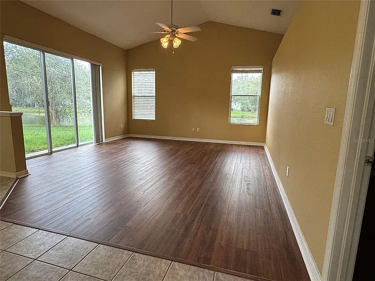 10207 Quails Landing Ave — Photo 9