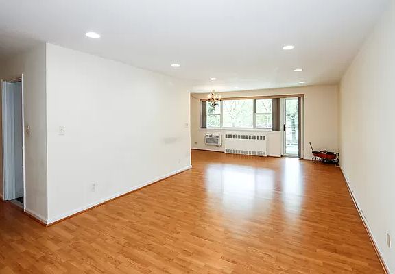 4th image of 89-40 151st Ave APT 1C