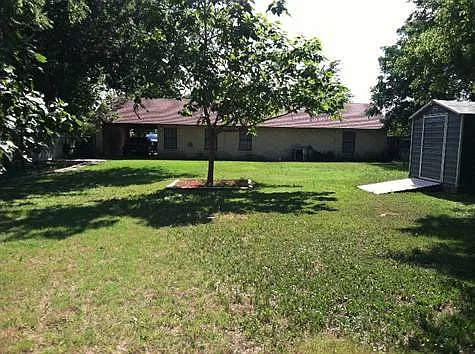 3 bed, 2.0 bath, 1660 sqft, $1,995 — Photo 1