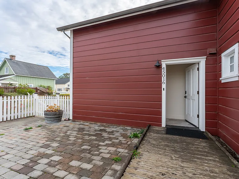 45016 Ukiah St — Photo 6