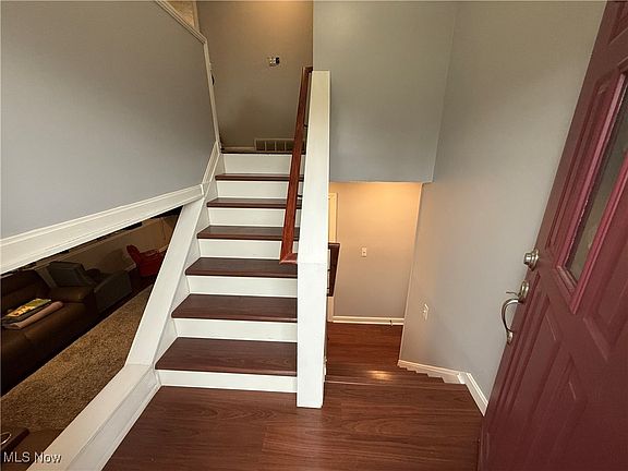 3rd image of 1906 Lowell Cir