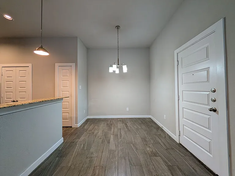 371 Creekside Curv — Photo 6