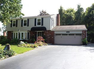 1776 Hassam Rd, Coraopolis, PA 15108